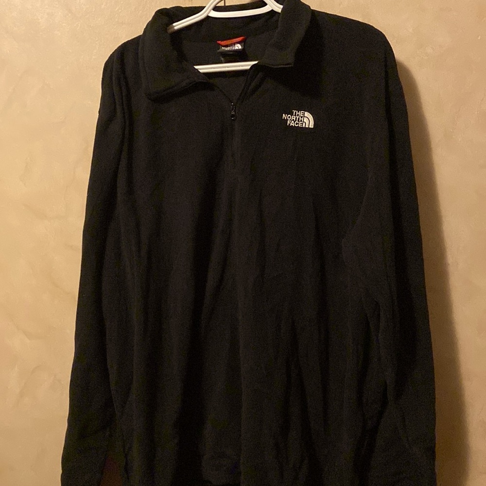 North Face mens black pullover